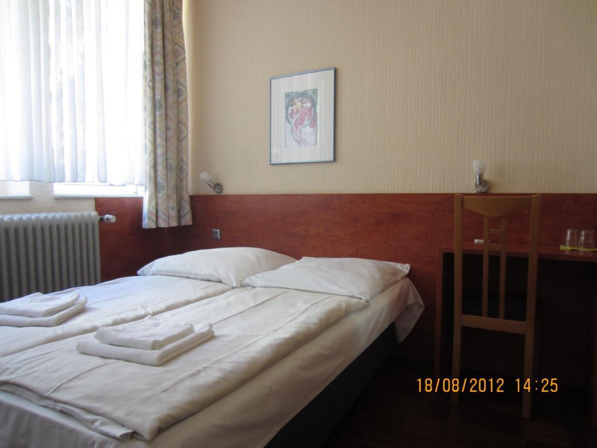 Altstadt Hotel Rheinblick Düsseldorf Extérieur photo